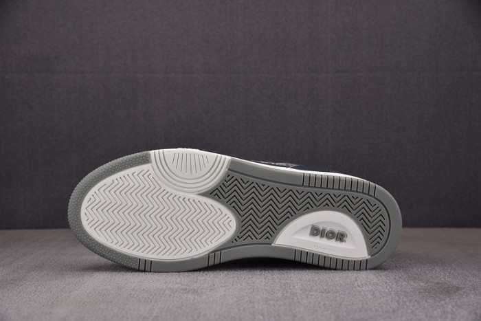 D10R B27 LOW SNEAKER